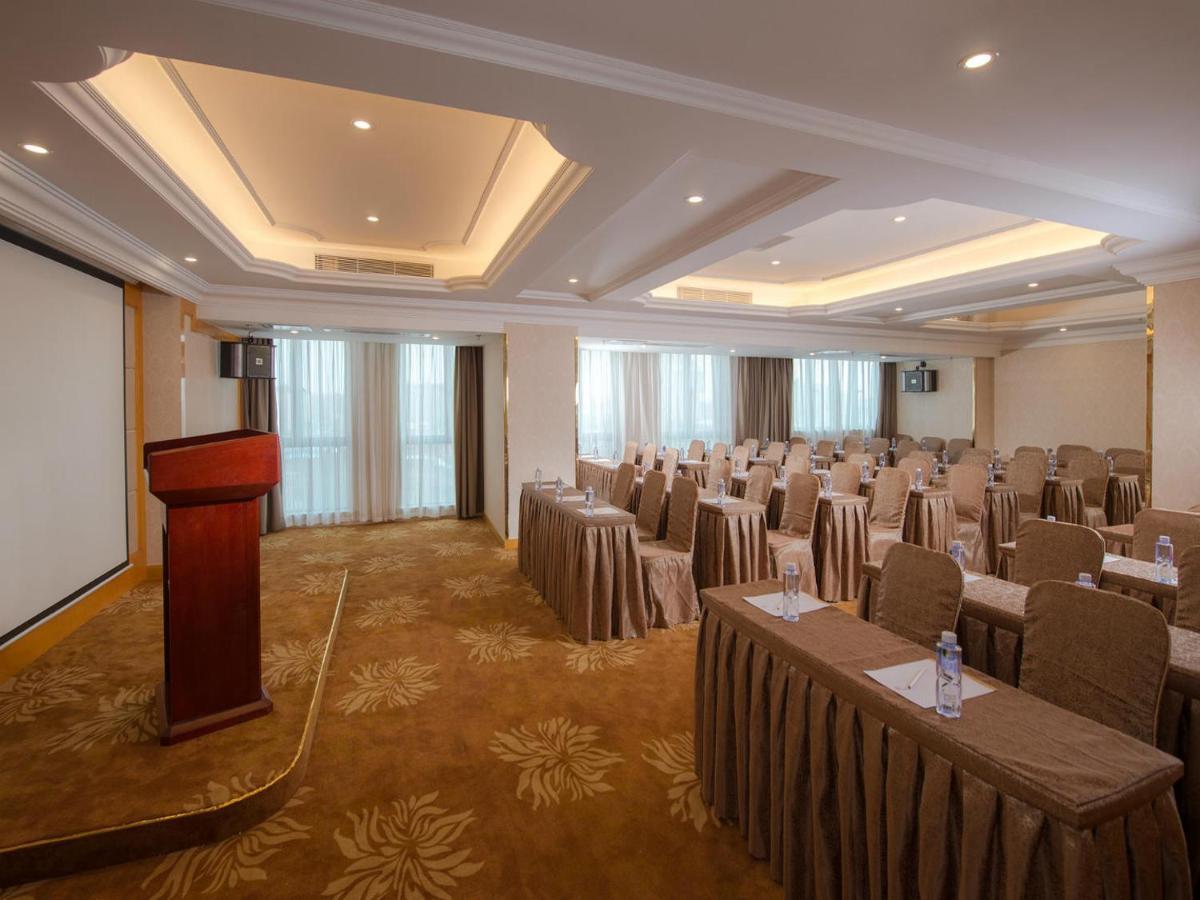 Vienna Hotel Dongguan Shatian Humen Port Экстерьер фото