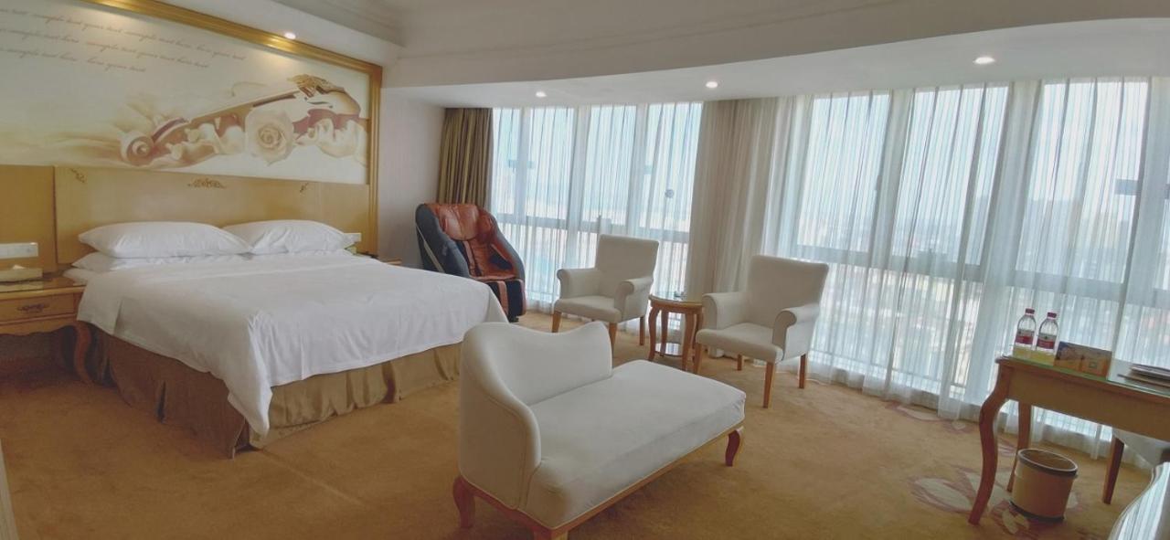 Vienna Hotel Dongguan Shatian Humen Port Экстерьер фото