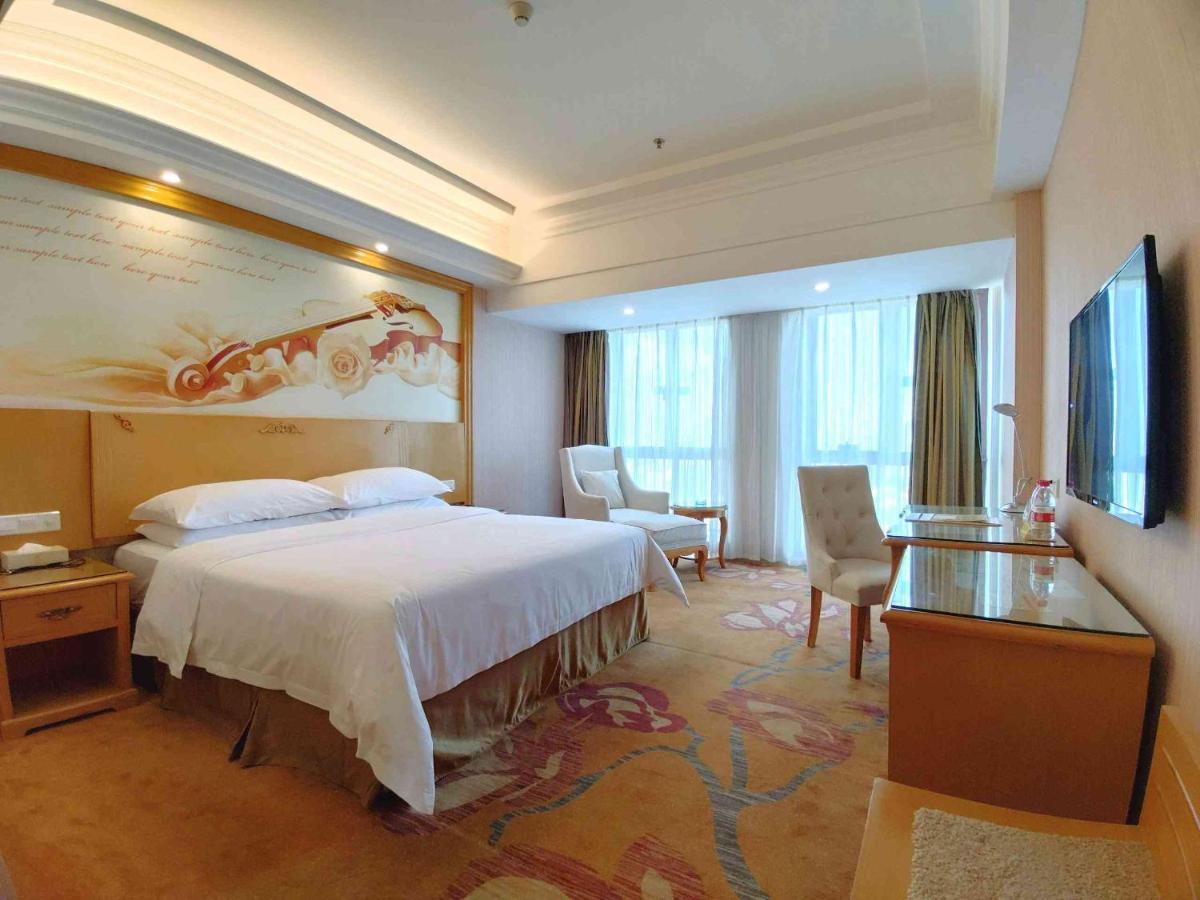 Vienna Hotel Dongguan Shatian Humen Port Экстерьер фото