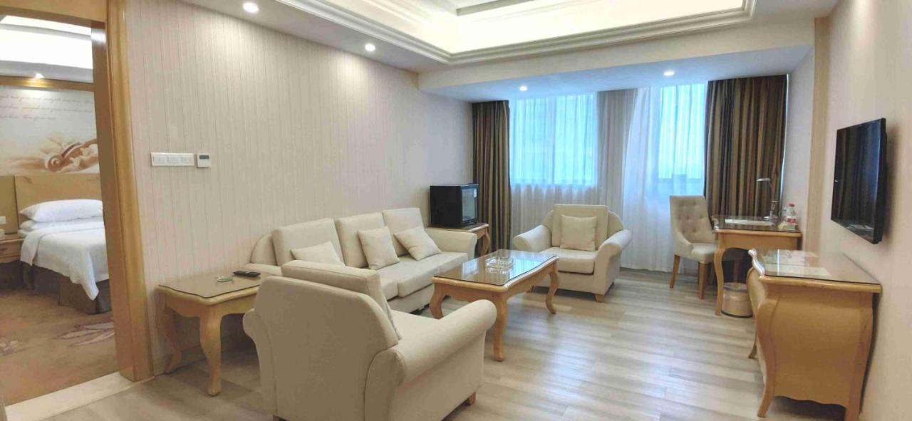 Vienna Hotel Dongguan Shatian Humen Port Экстерьер фото